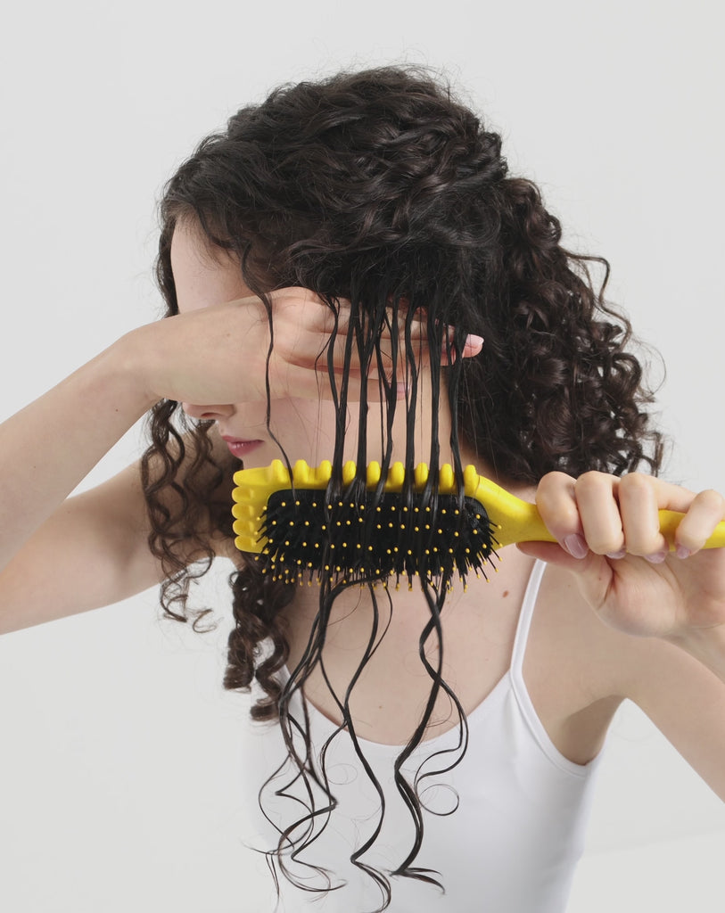 Twisty krullend, golvend haar borstel voor definitie van krullen_5