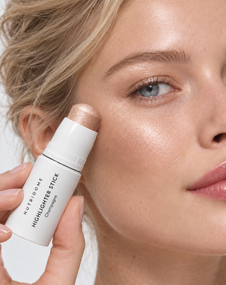 Highlighter in stickvorm voor gezicht en lichaam, stralende glans en een gladmakend effect, Champagne, Nutridome - 4