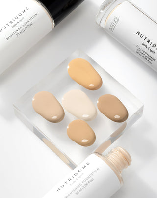 Hydraterende highlighter foundation met hyaluronzuur voor een lichte huid van Nutridome - 2
