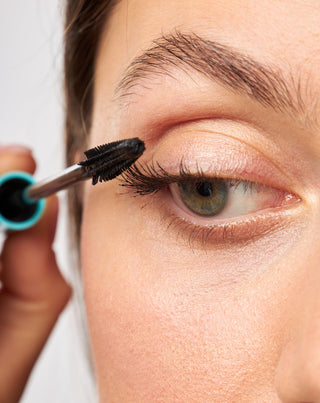 Mascara die volume geeft, krult en verlengt, effect XL UP Orphica Clinic - 2